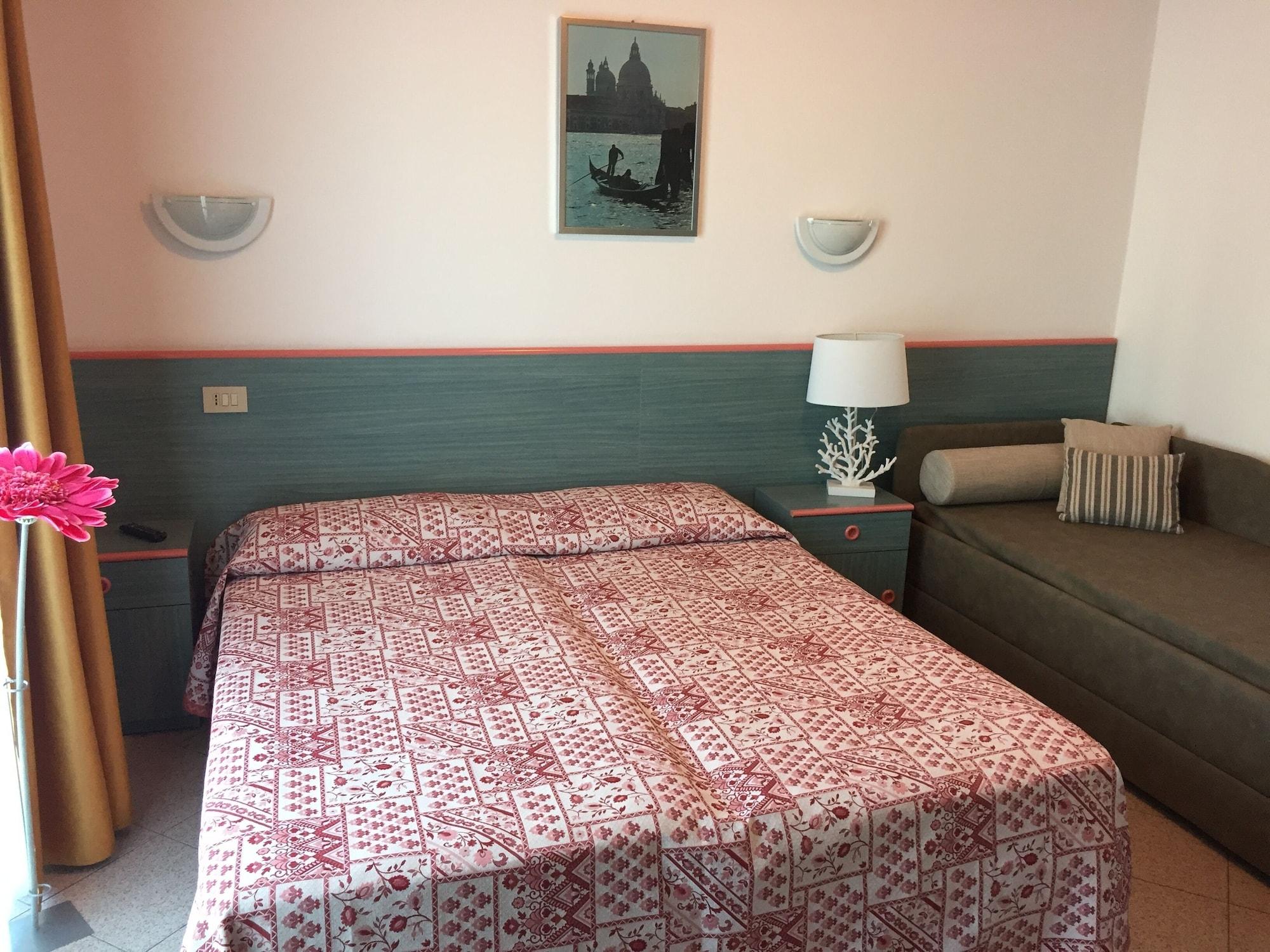 Hotel Storione Lido di Jesolo Buitenkant foto