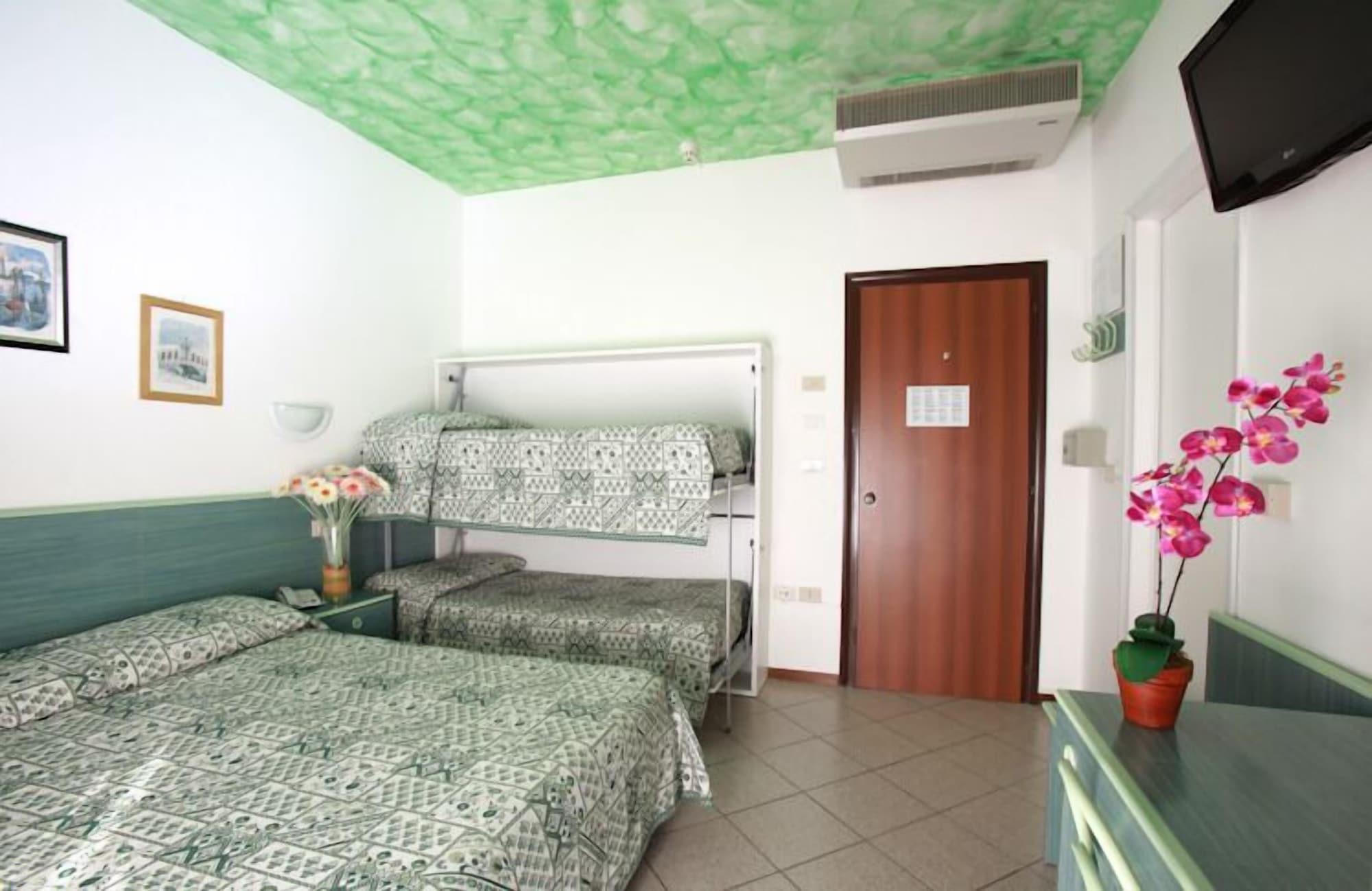 Hotel Storione Lido di Jesolo Buitenkant foto