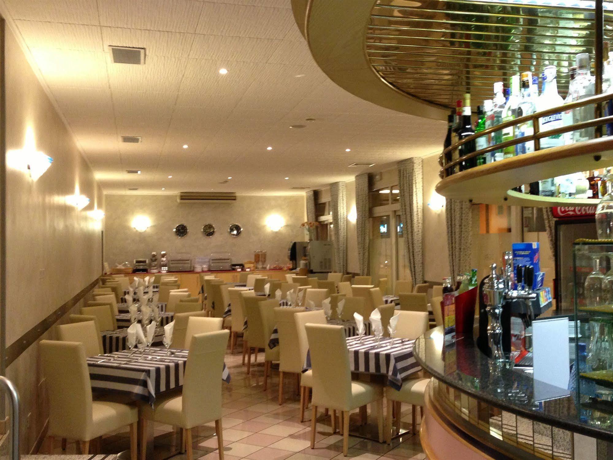 Hotel Storione Lido di Jesolo Buitenkant foto
