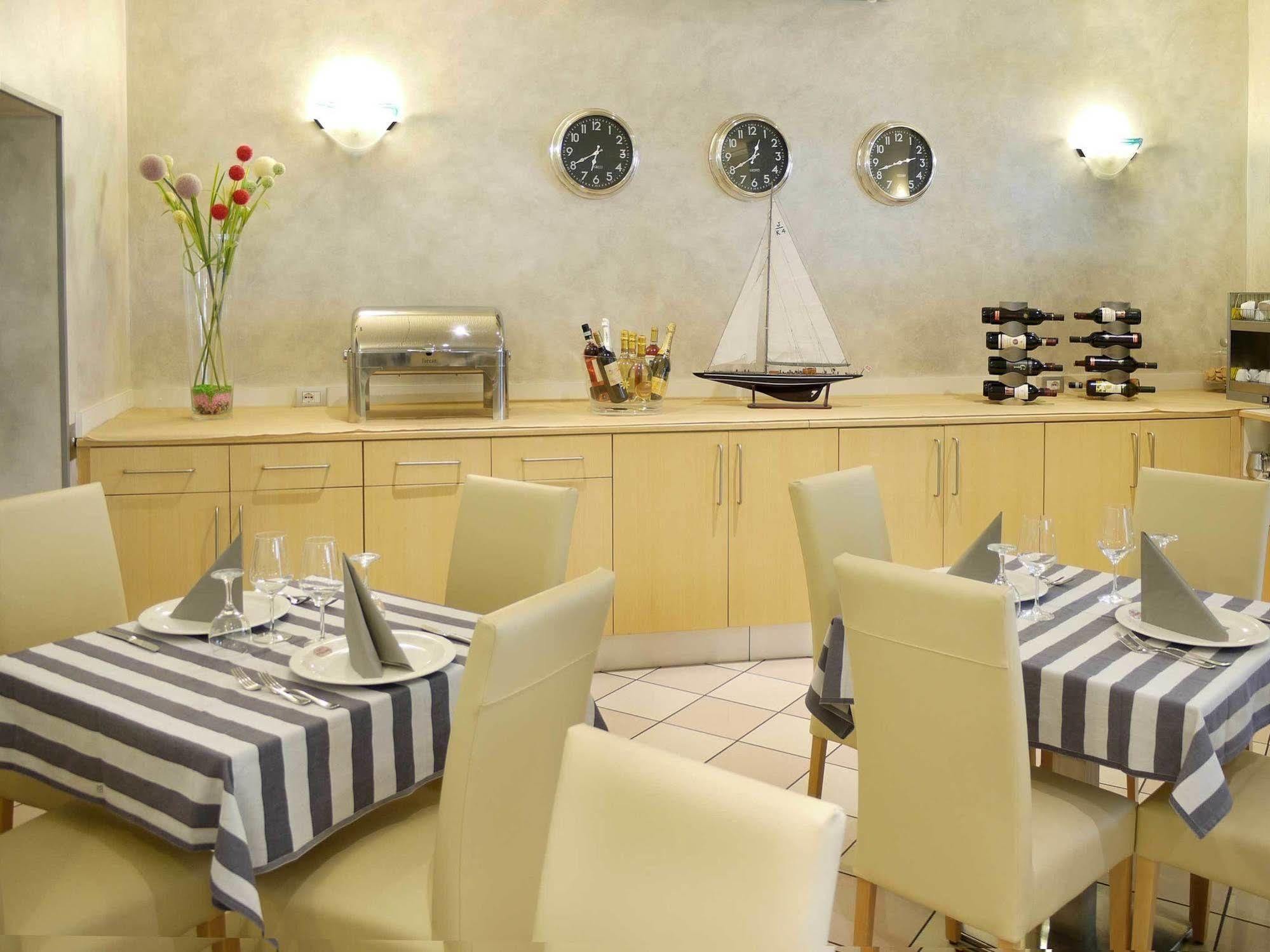 Hotel Storione Lido di Jesolo Buitenkant foto