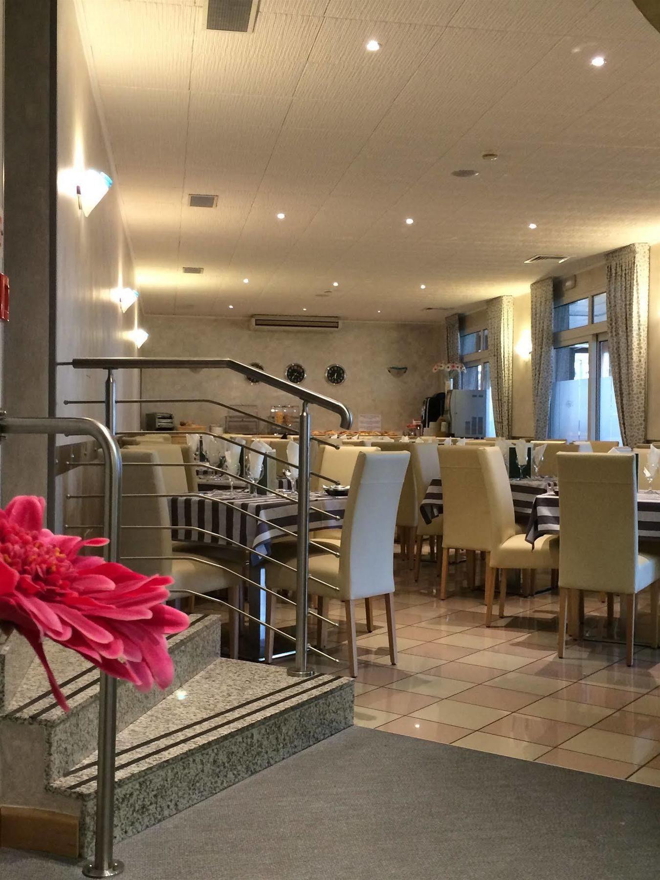 Hotel Storione Lido di Jesolo Buitenkant foto
