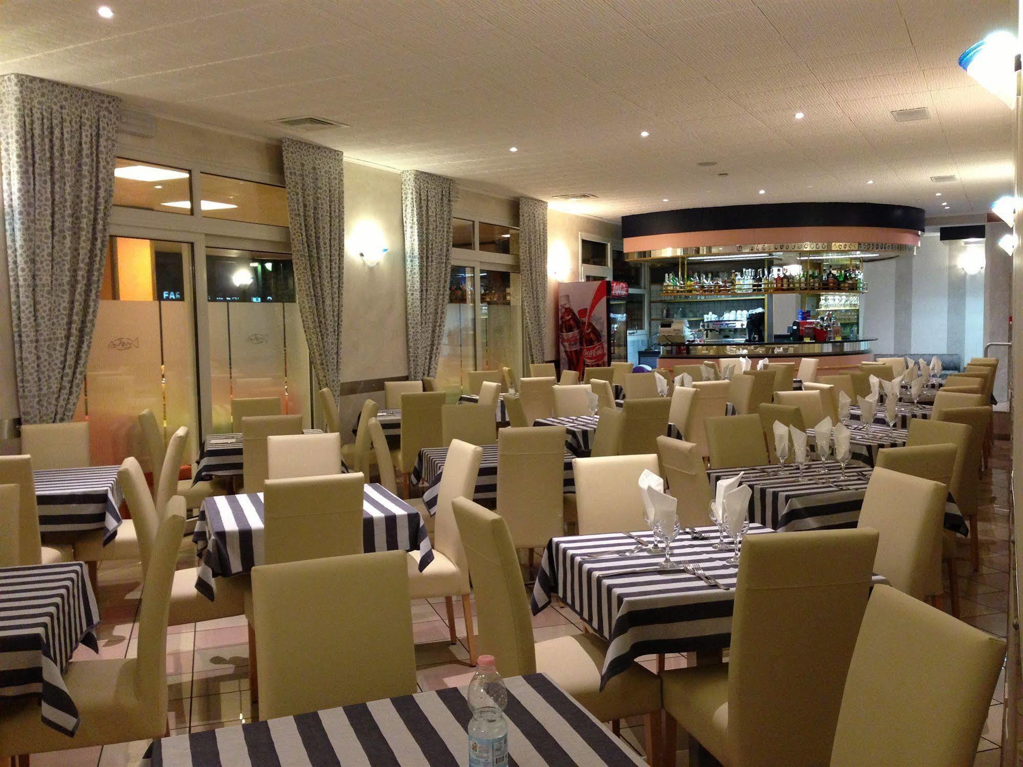 Hotel Storione Lido di Jesolo Buitenkant foto