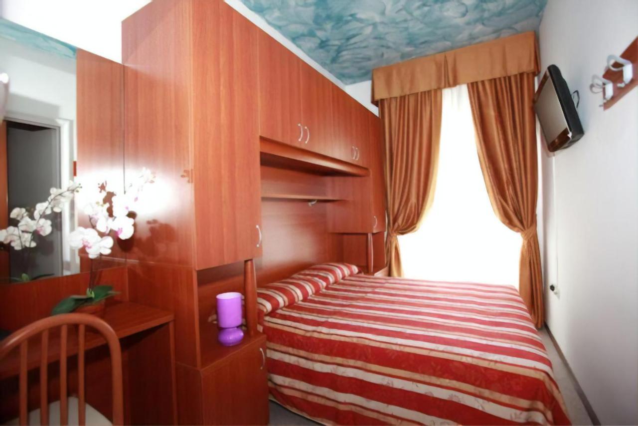 Hotel Storione Lido di Jesolo Buitenkant foto